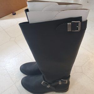 16” Limelight Womens 7.5 Black Faux Leather